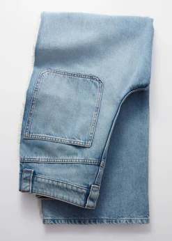 Jeans mit weitem Bein und Fransen