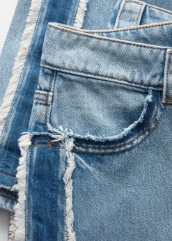 Jeans mit weitem Bein und Fransen