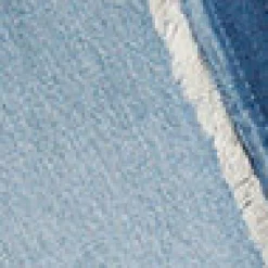 Jeans mit weitem Bein und Fransen