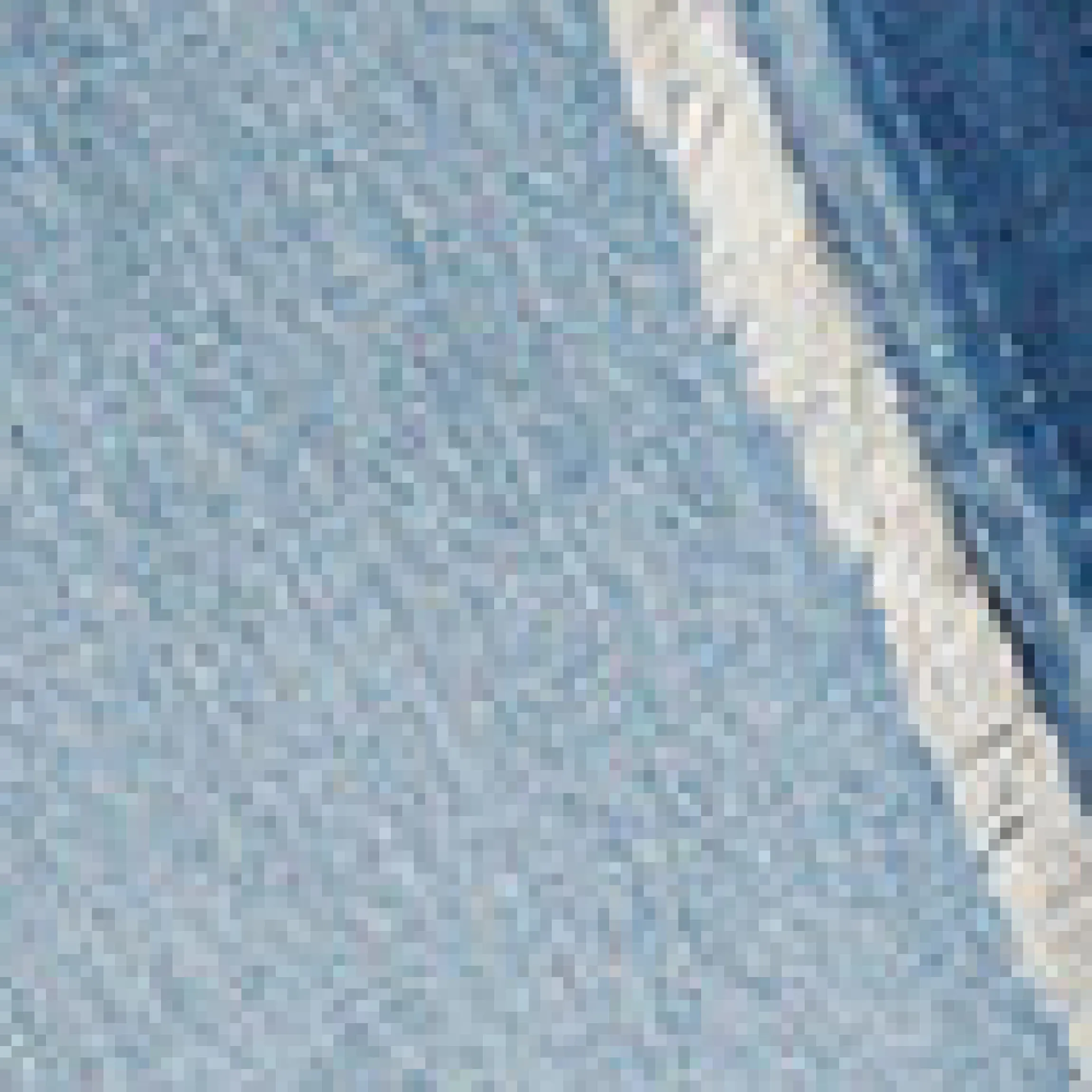 Jeans mit weitem Bein und Fransen