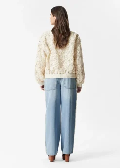 Kastenförmige Jacke mit Flechtmuster