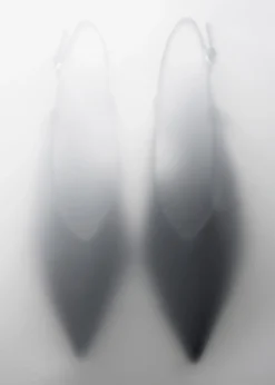Klassische Lederpumps mit Fersenriemen