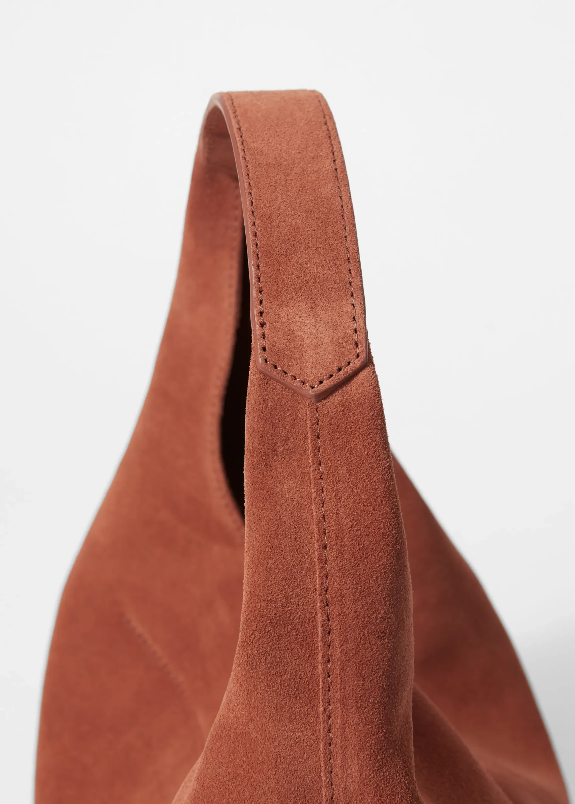 Klassische Tragetasche aus Veloursleder