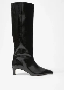 Kniehohe Stiefel mit spitzer Zehenpartie