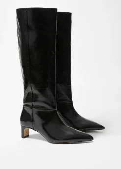 Kniehohe Stiefel mit spitzer Zehenpartie