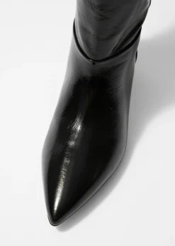 Kniehohe Stiefel mit spitzer Zehenpartie