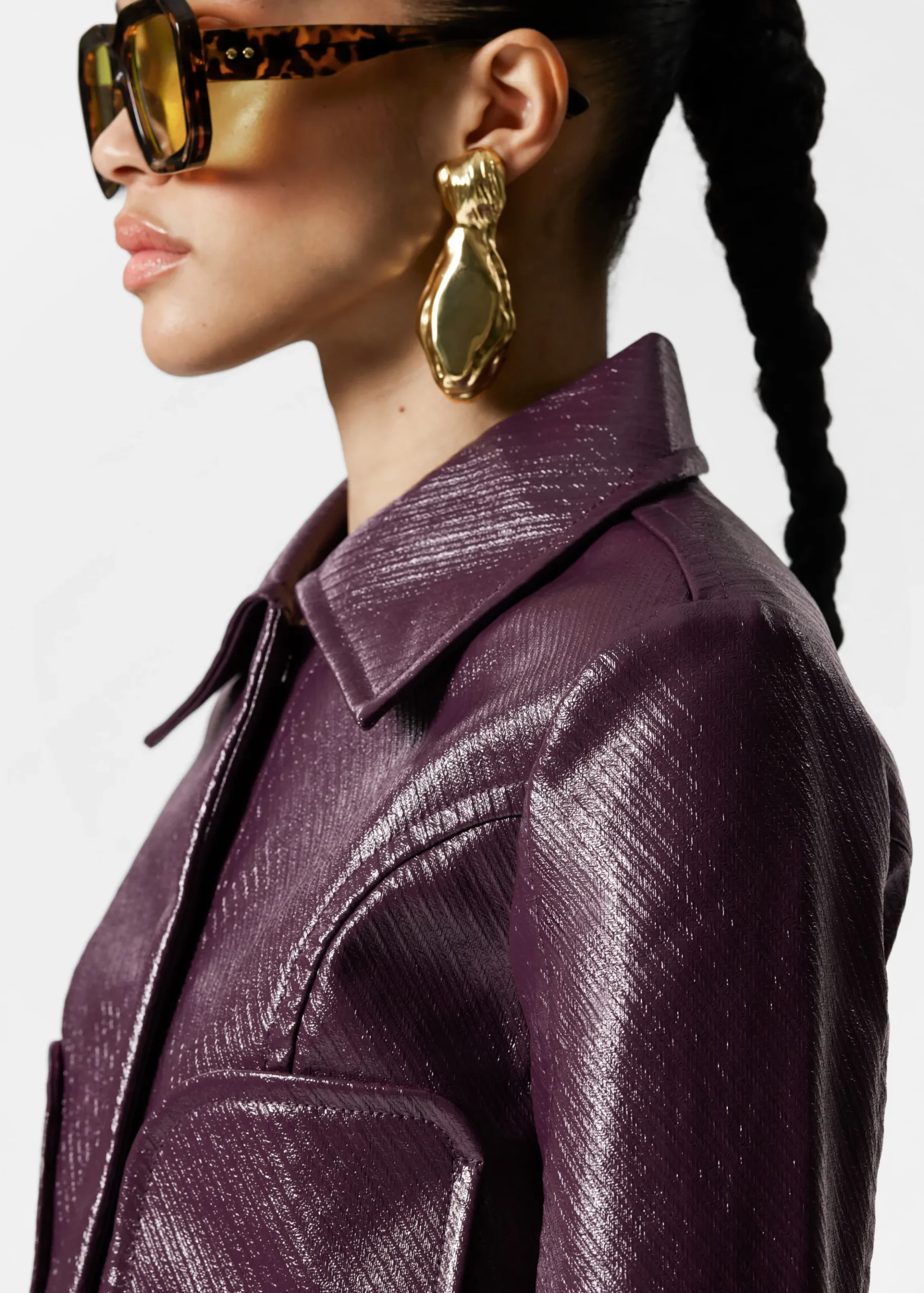 Kurze Jacke mit aufgesetzten Taschen