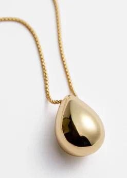 Lange Kette mit tropfenförmigem Anhänger