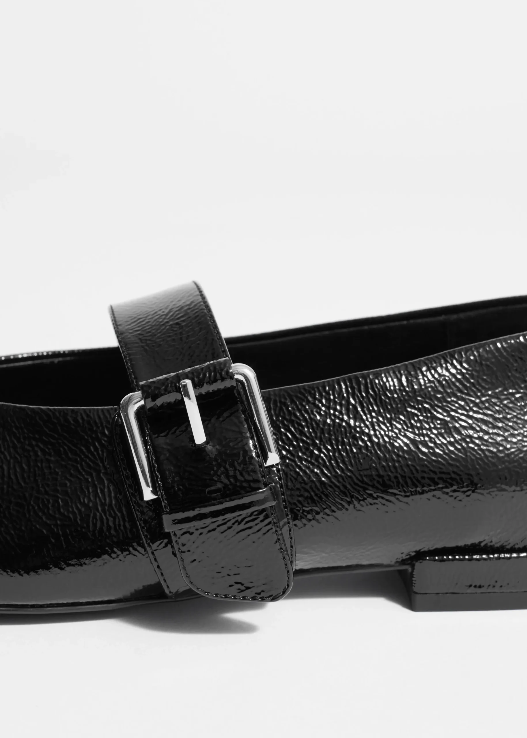 Leder-Ballerinas mit Schnalle