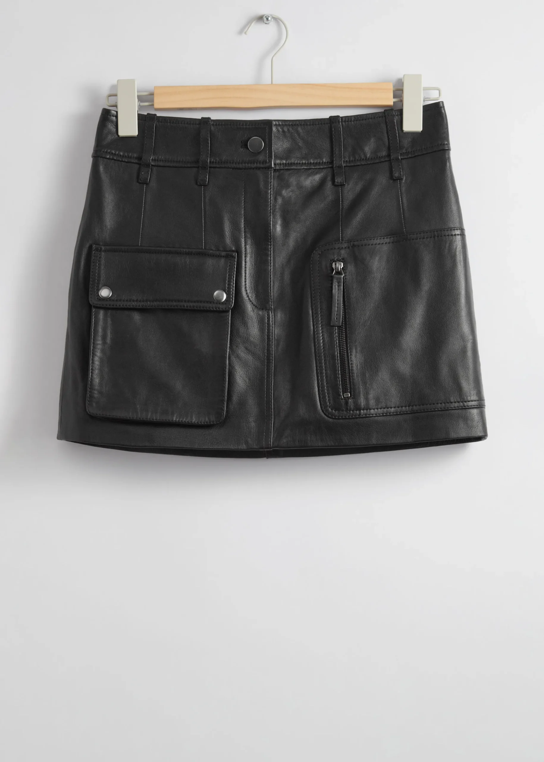 Leder-Minirock im Utility-Stil
