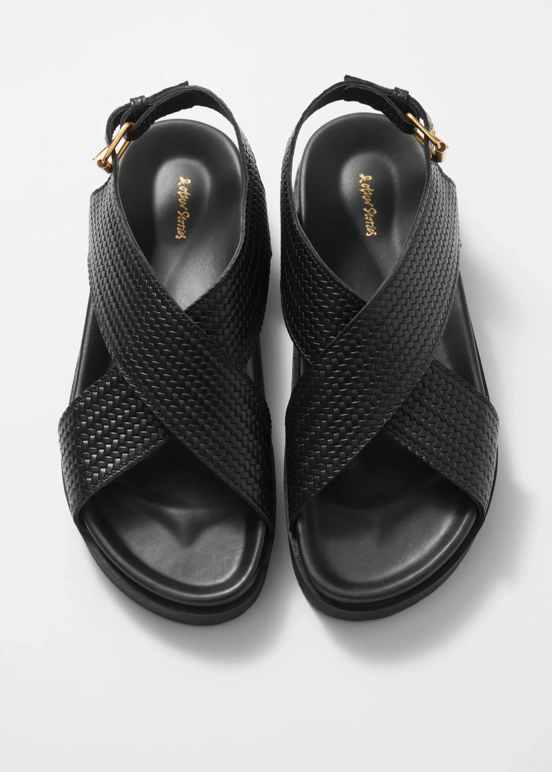 Ledersandalen mit überkreuzten Riemen