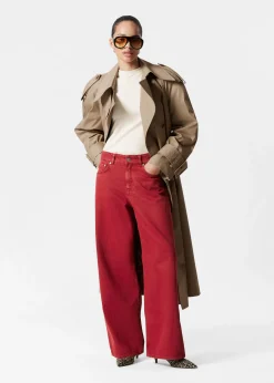 Locker geschnittene Jeans mit weitem Bein