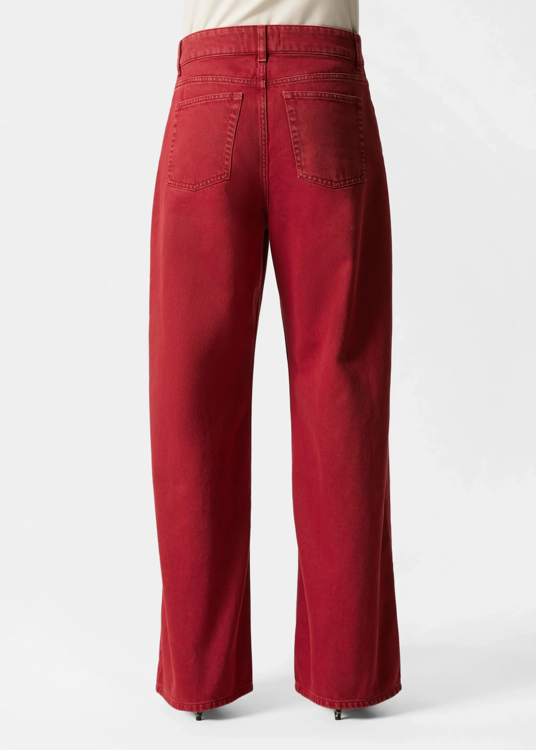 Locker geschnittene Jeans mit weitem Bein