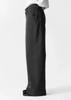 Locker geschnittene Jeans mit weitem Bein