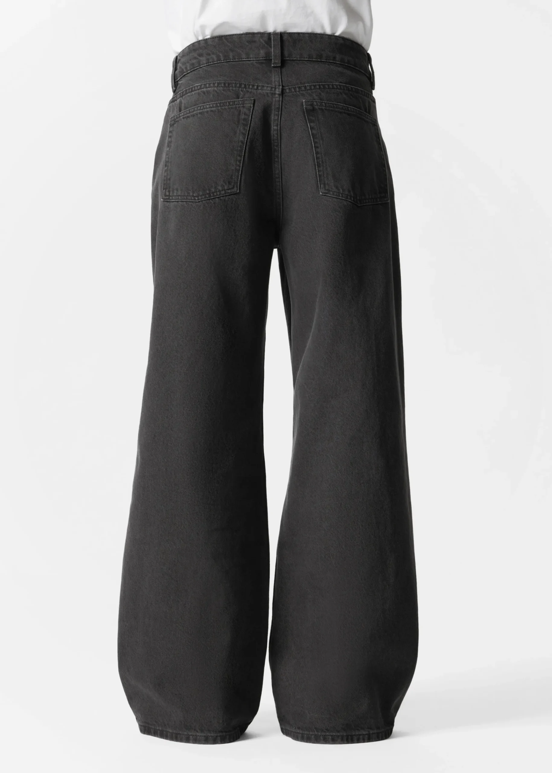 Locker geschnittene Jeans mit weitem Bein