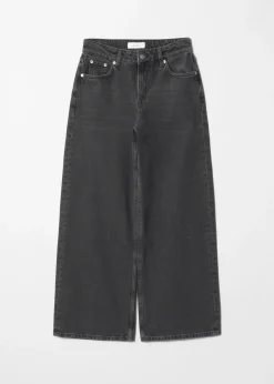 Locker geschnittene Jeans mit weitem Bein