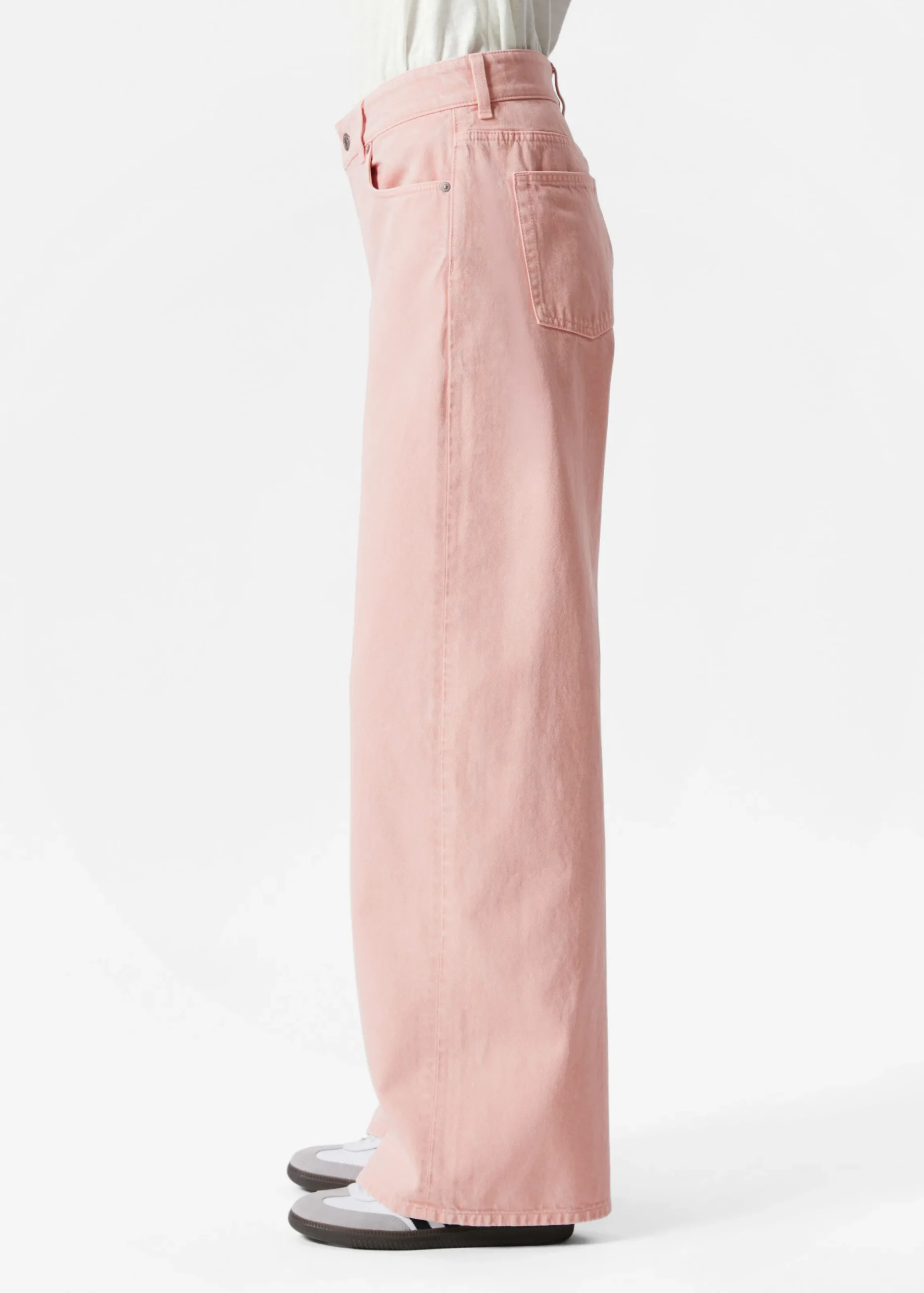 Locker geschnittene Jeans mit weitem Bein
