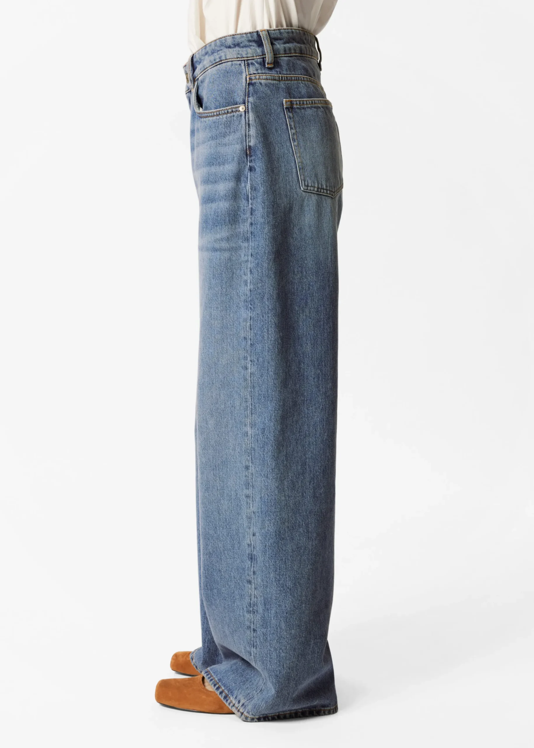Locker geschnittene Jeans mit weitem Bein