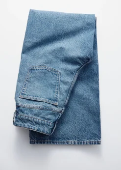 Locker geschnittene Jeans mit weitem Bein
