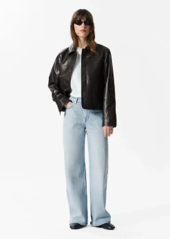 Locker geschnittene Jeans mit weitem Bein
