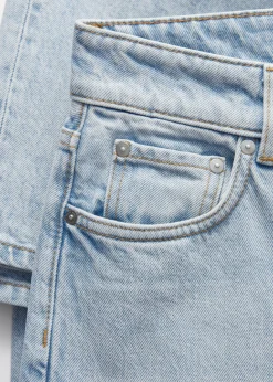 Locker geschnittene Jeans mit weitem Bein