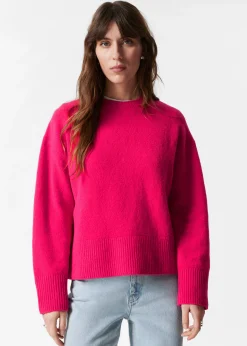 Locker geschnittener Strickpullover