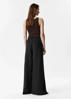 Lockere Hose mit Kordelzugbund