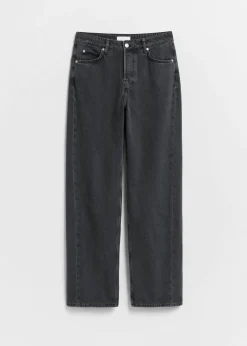 Lockere, schmal zulaufende Jeans