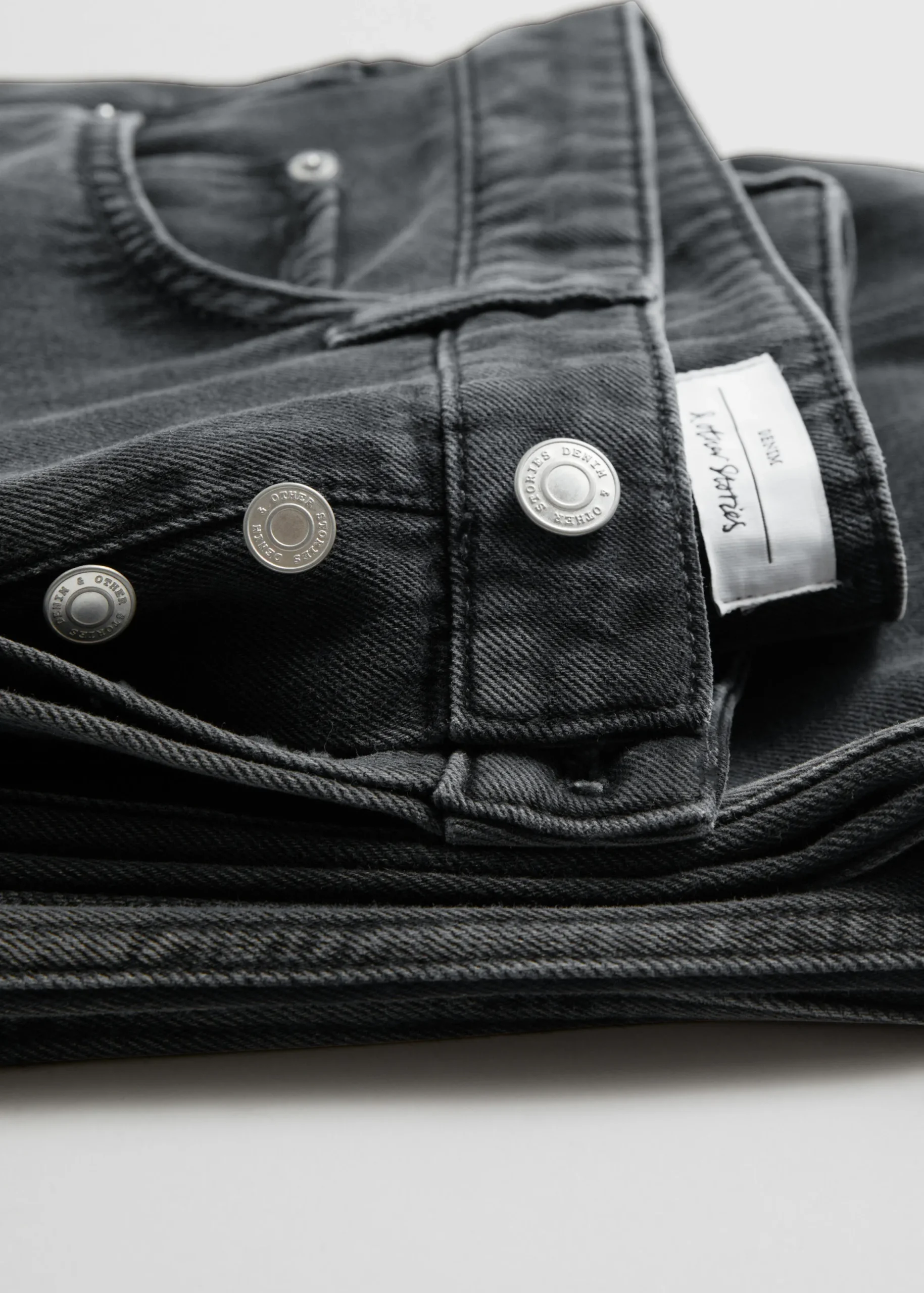 Lockere, schmal zulaufende Jeans