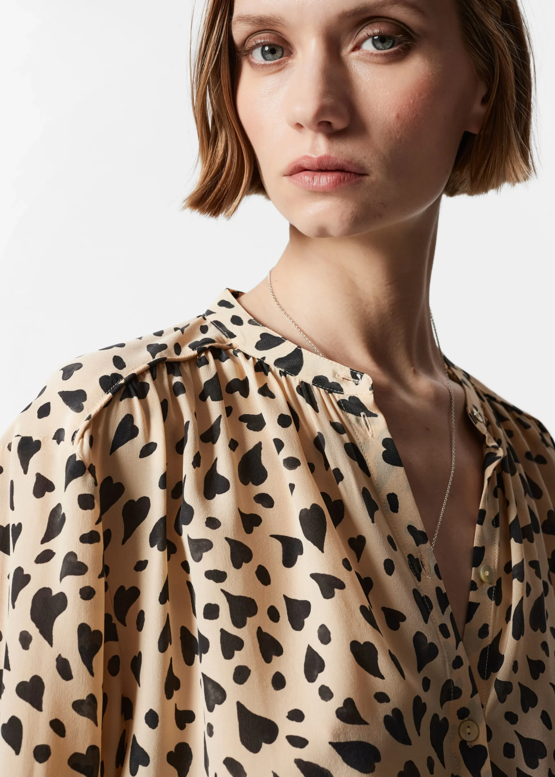 Lockere Seidenbluse