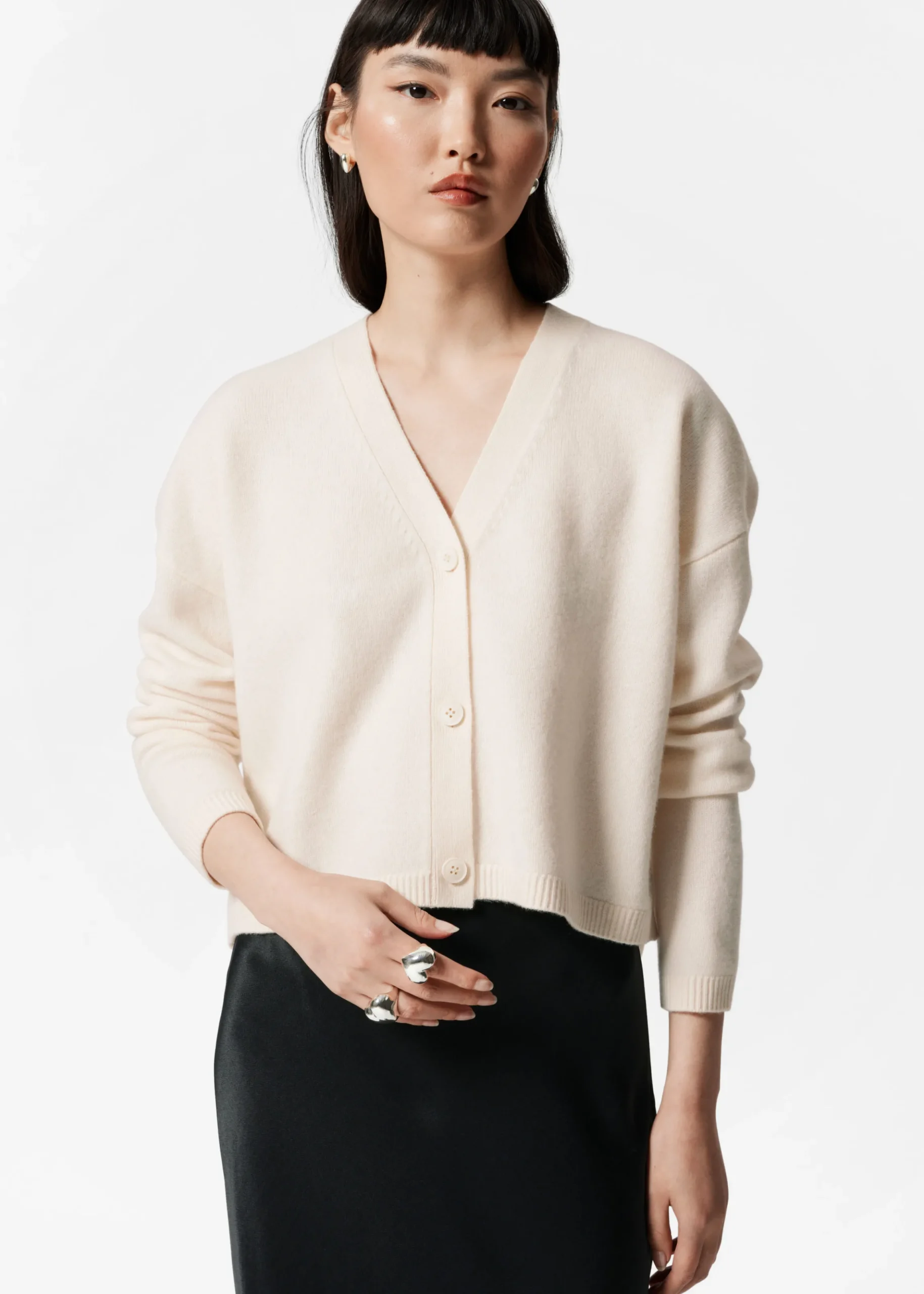 Lockere Strickjacke aus Wolle
