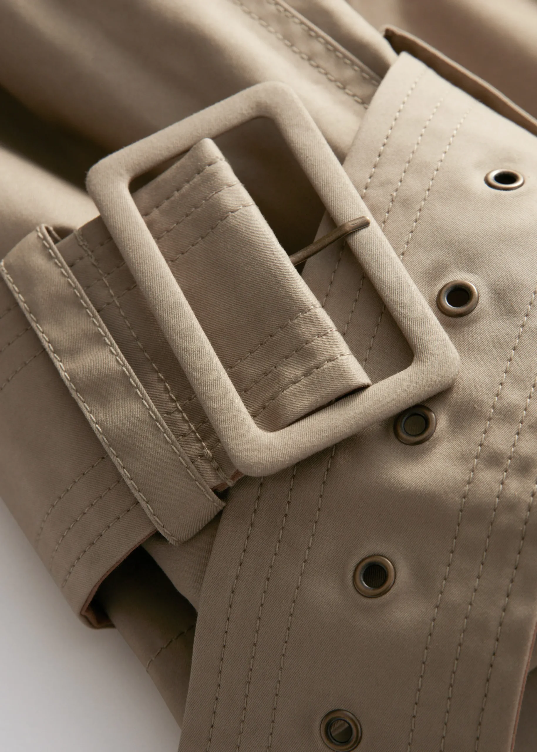 Maxi-Trenchcoat mit Gürtel