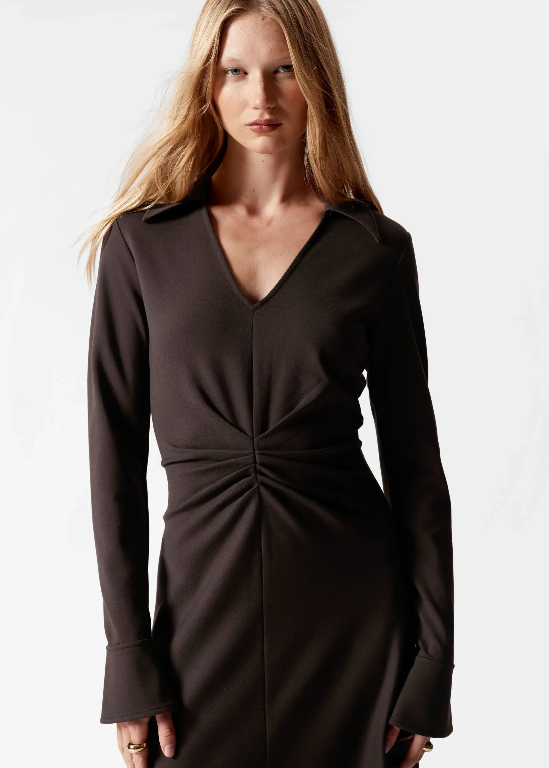 Midikleid mit Raffungen an der Taille