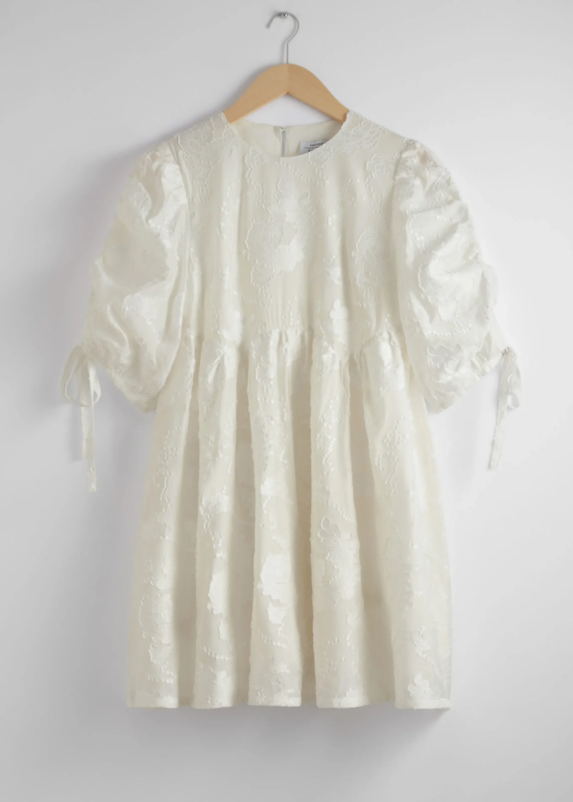 Minikleid mit Puffärmeln