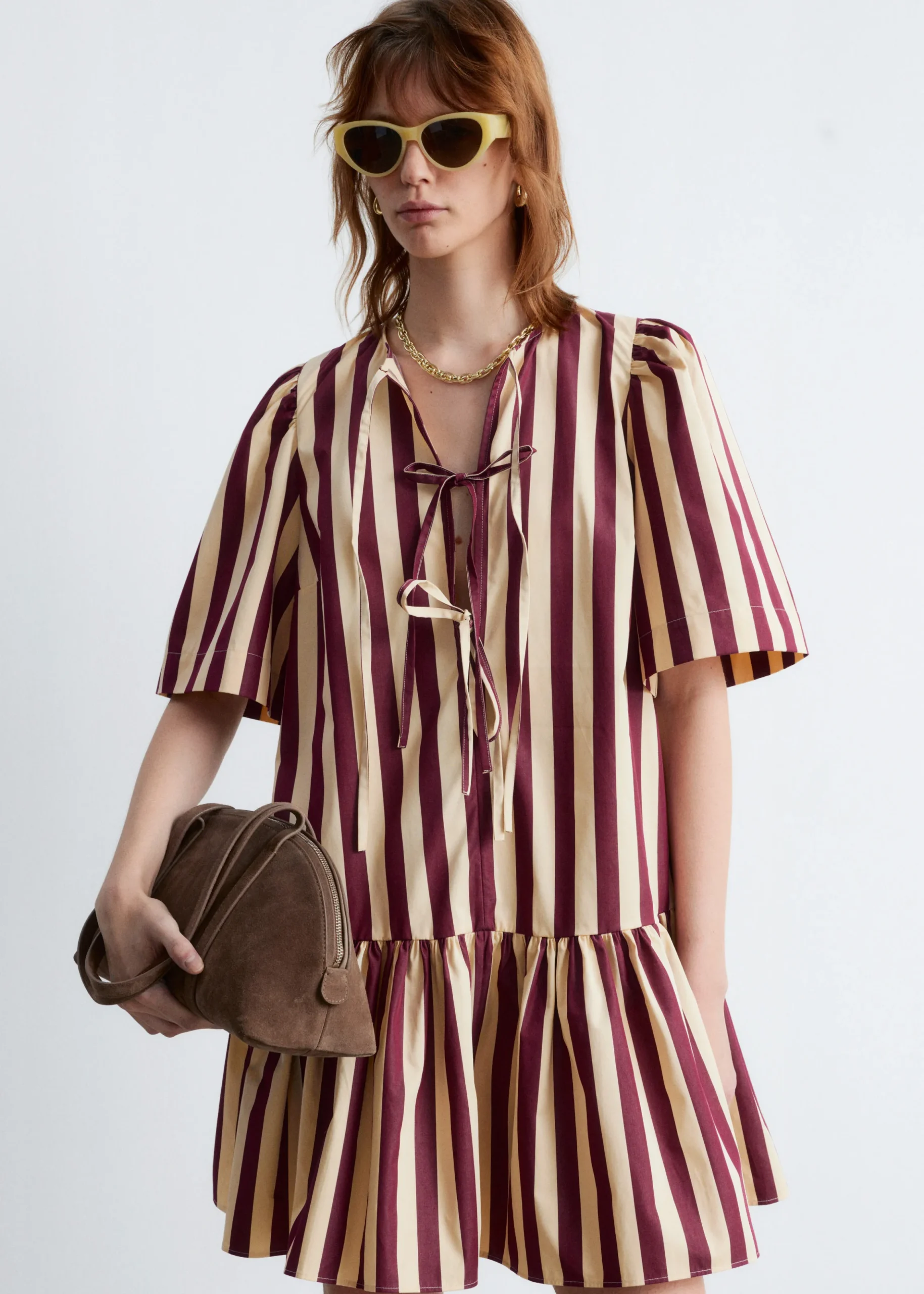 Minikleid mit Schößchen