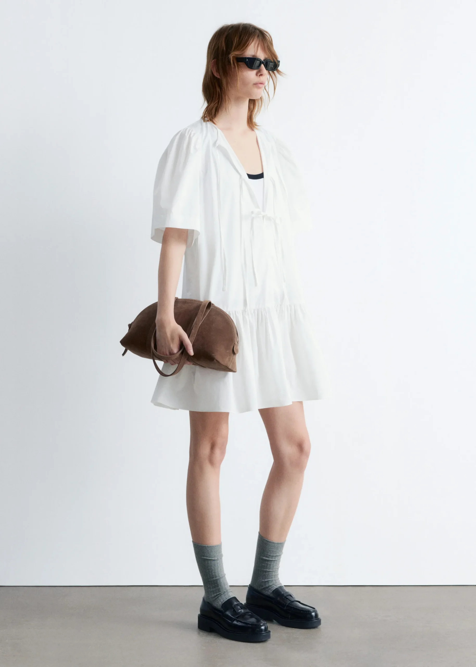Minikleid mit Schößchen