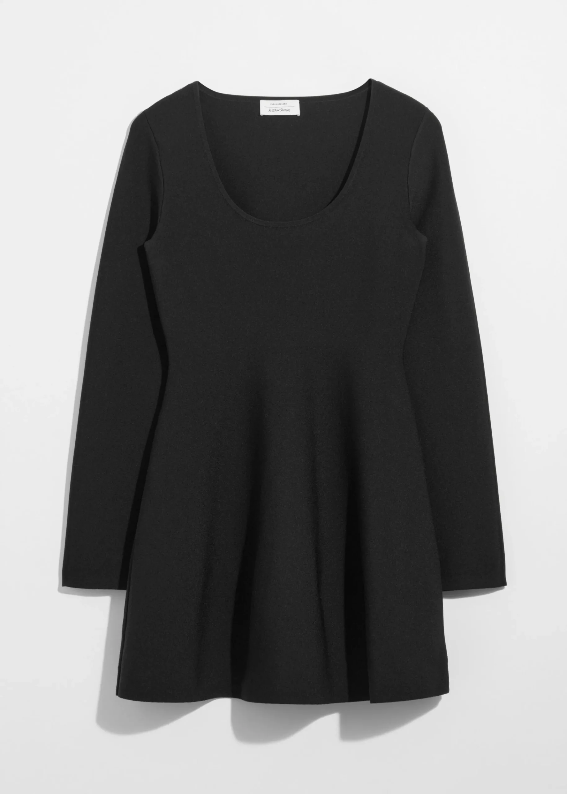 Mini-Strickkleid mit Schößchen