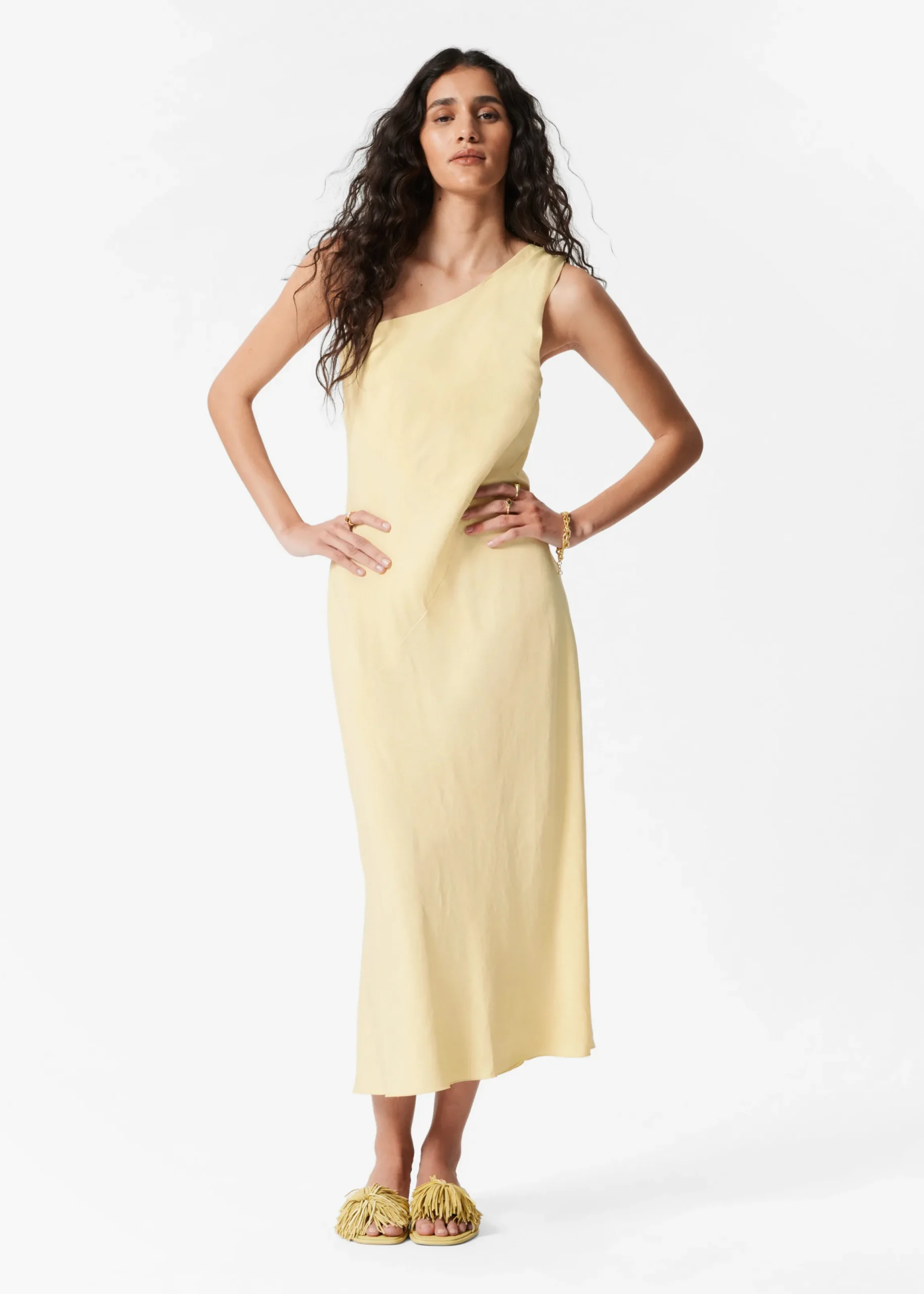 One-Shoulder-Midikleid