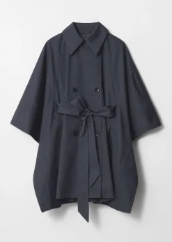 Oversized-Cape im Trenchcoat-Stil
