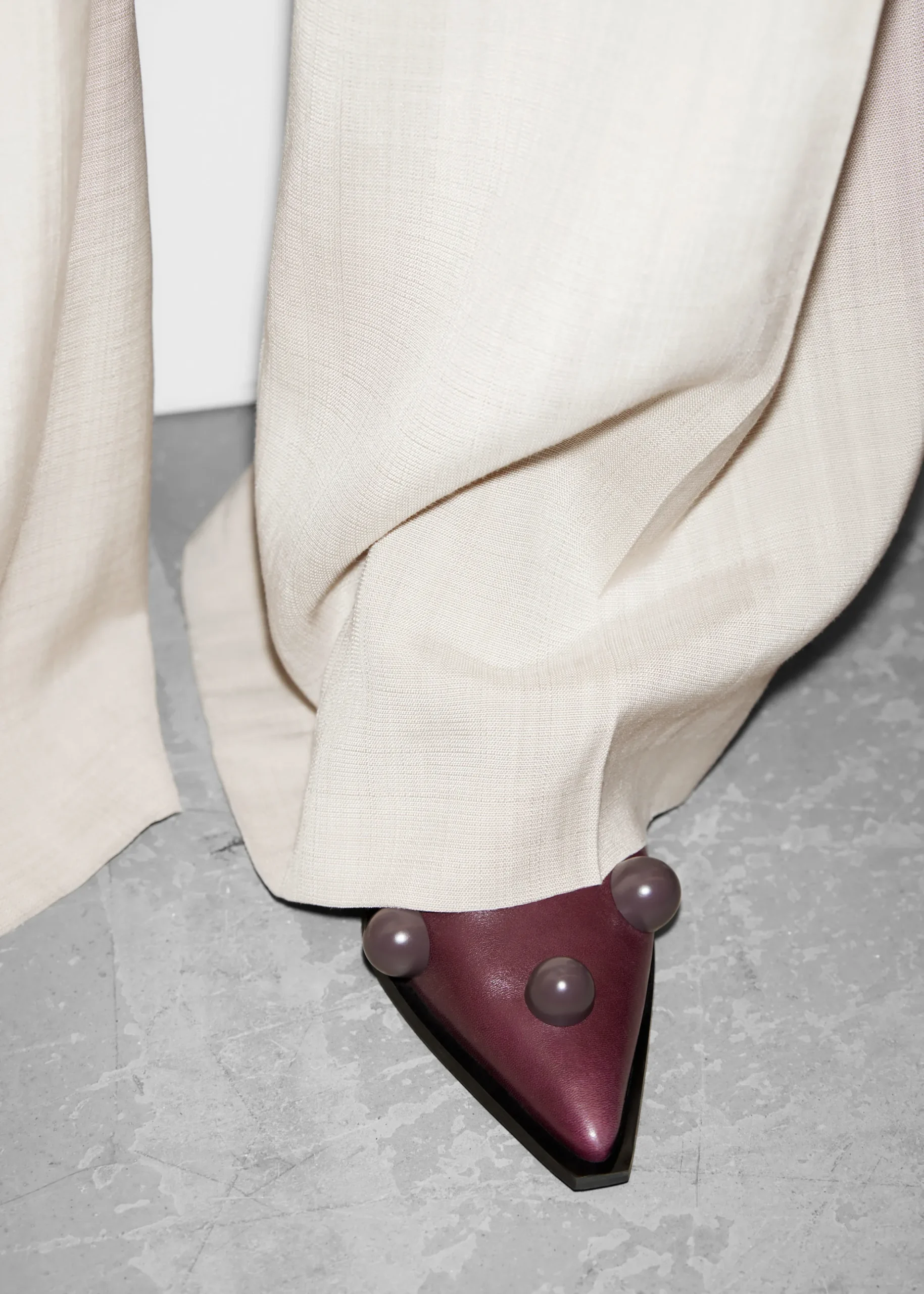 Perlenbesetzte Leder-Mules