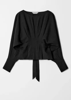 Plissierte Bluse mit U-Boot-Ausschnitt