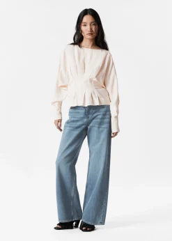 Plissierte Bluse mit U-Boot-Ausschnitt