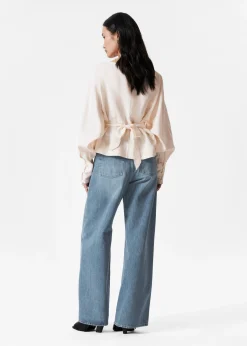 Plissierte Bluse mit U-Boot-Ausschnitt