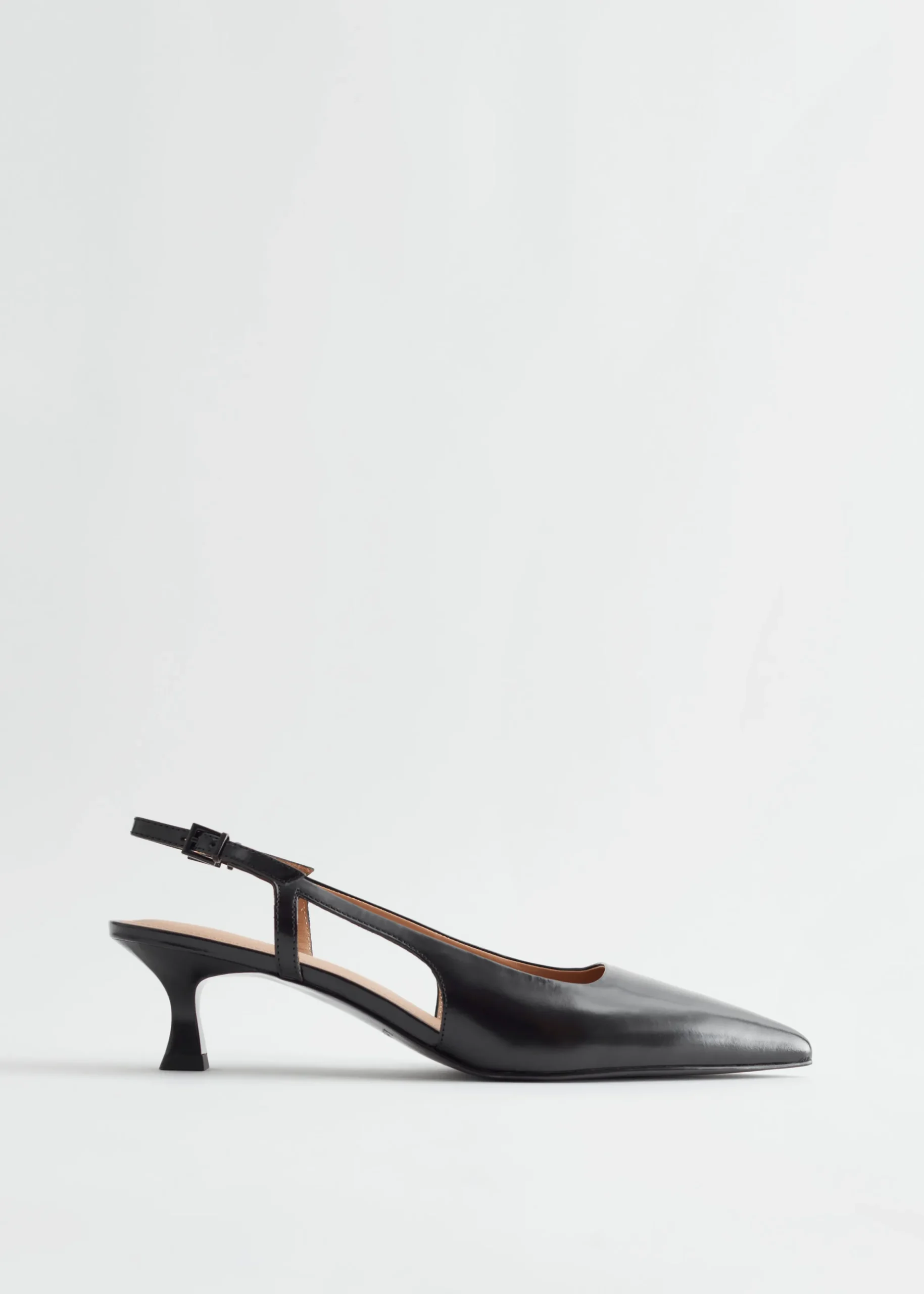 Pumps aus Leder mit Fersenriemen
