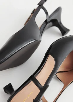 Pumps aus Leder mit Fersenriemen