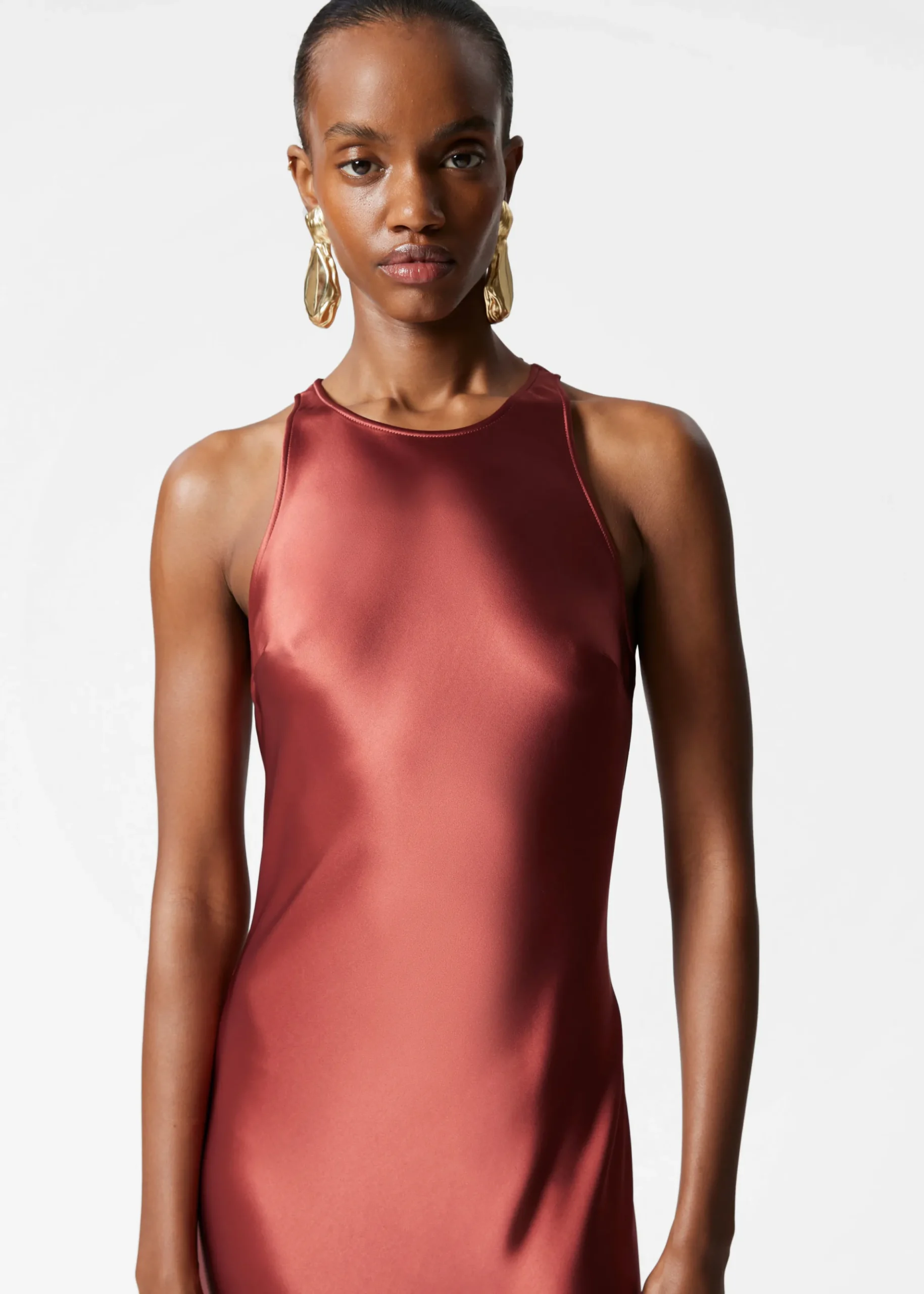 Ärmelloses Midikleid aus Satin