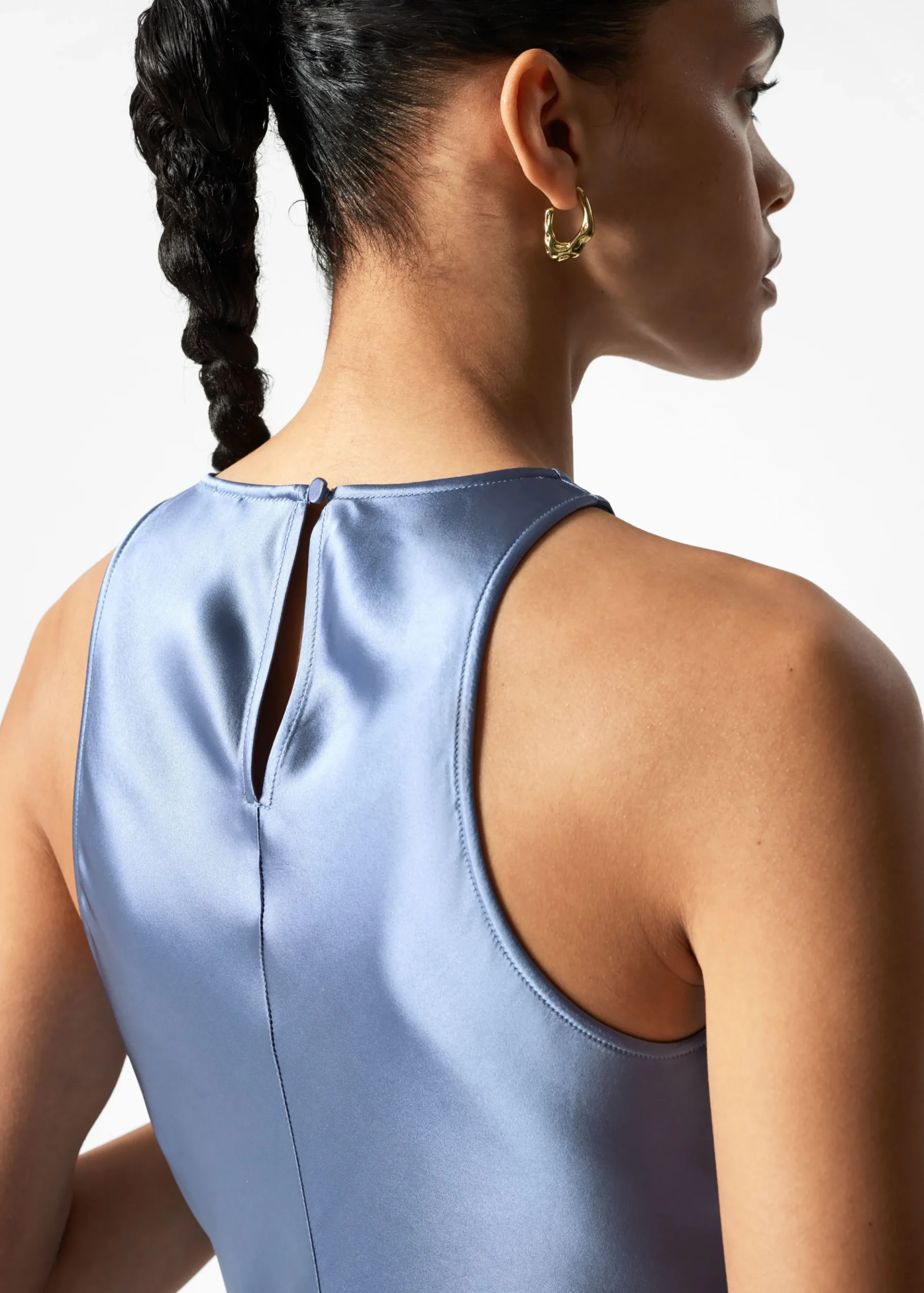 Ärmelloses Midikleid aus Satin