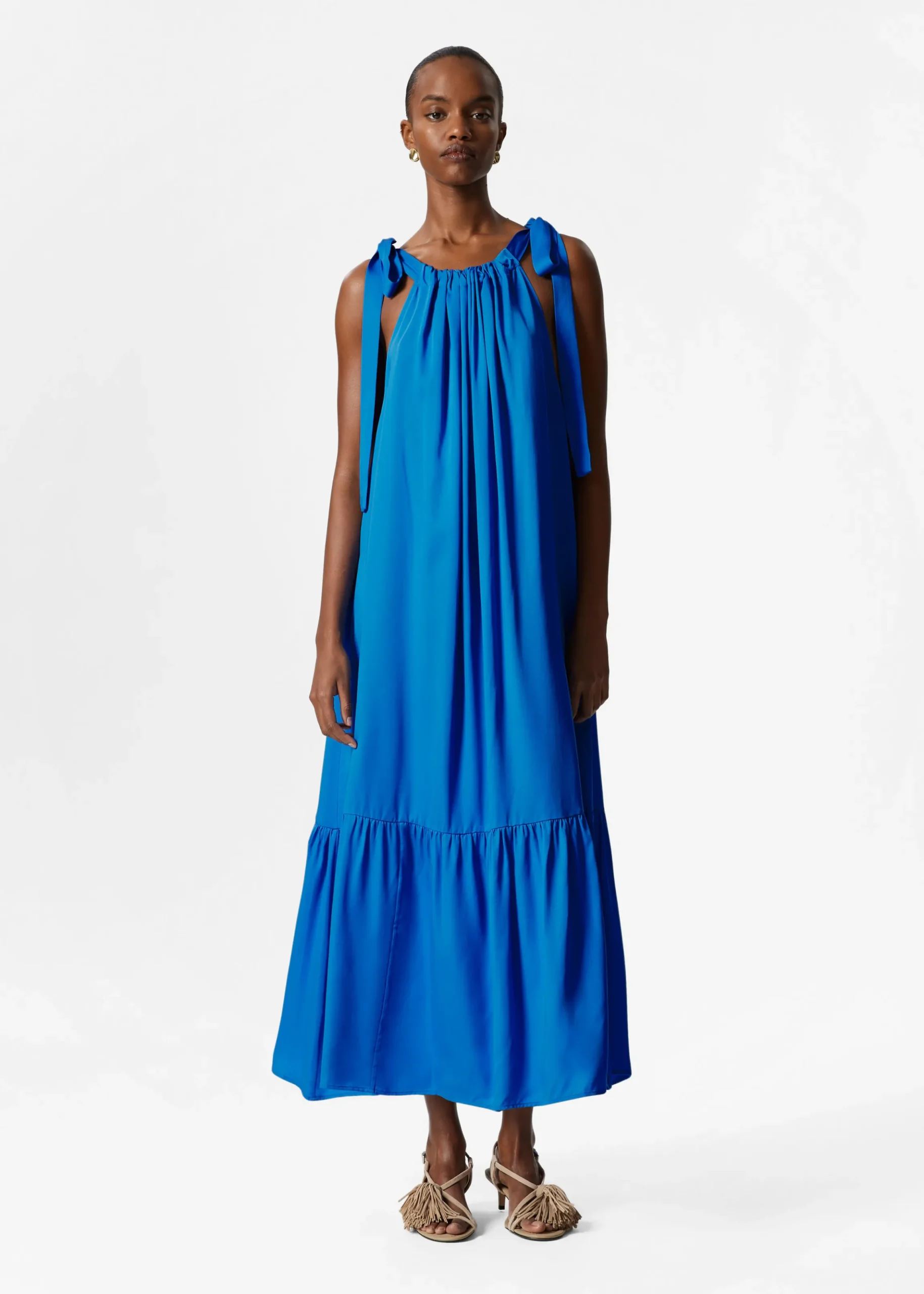 Ärmelloses Midikleid mit Raffungen