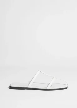 Sandalen mit Lederriemen