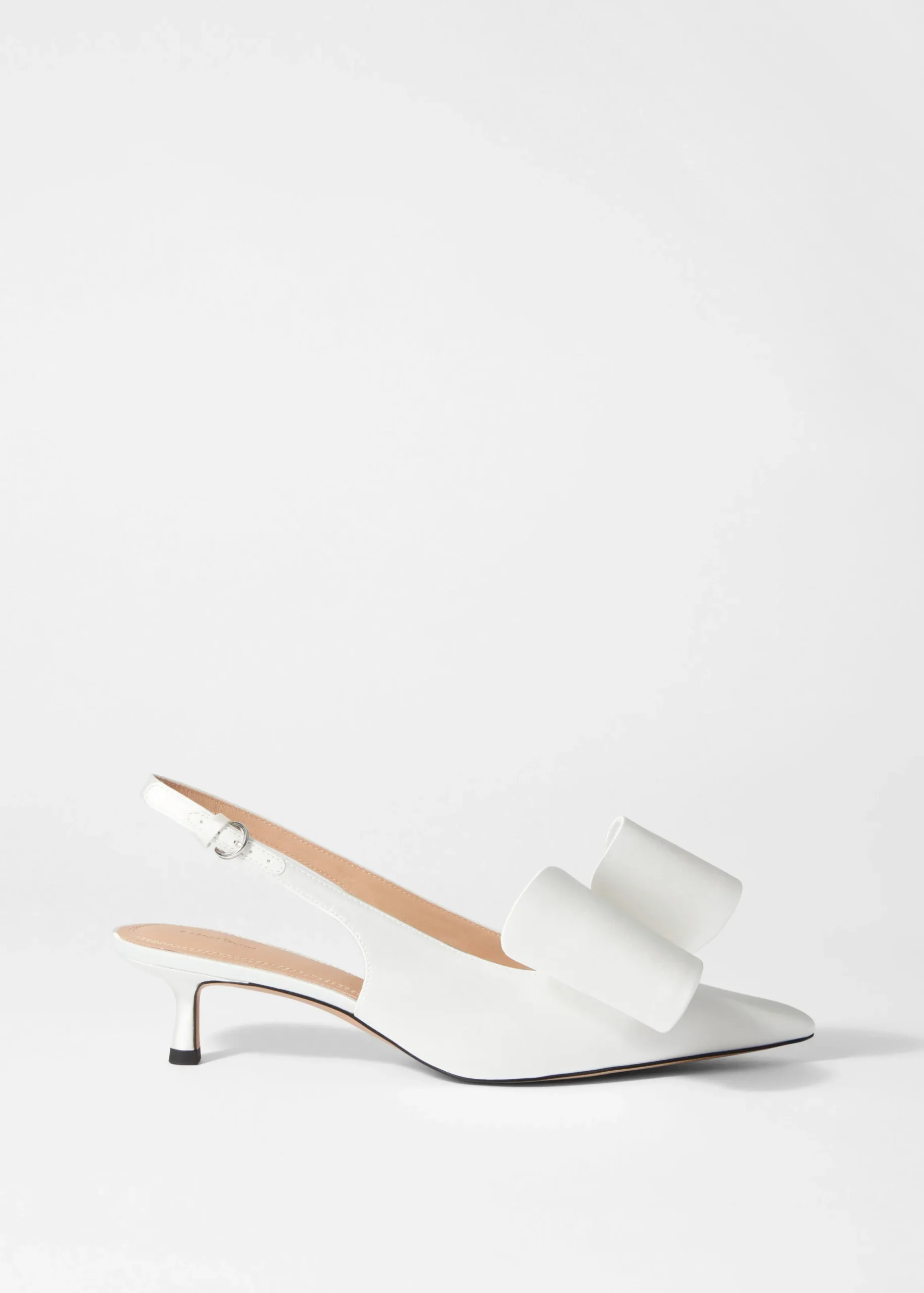 Satin-Pumps mit Schleifenverzierung